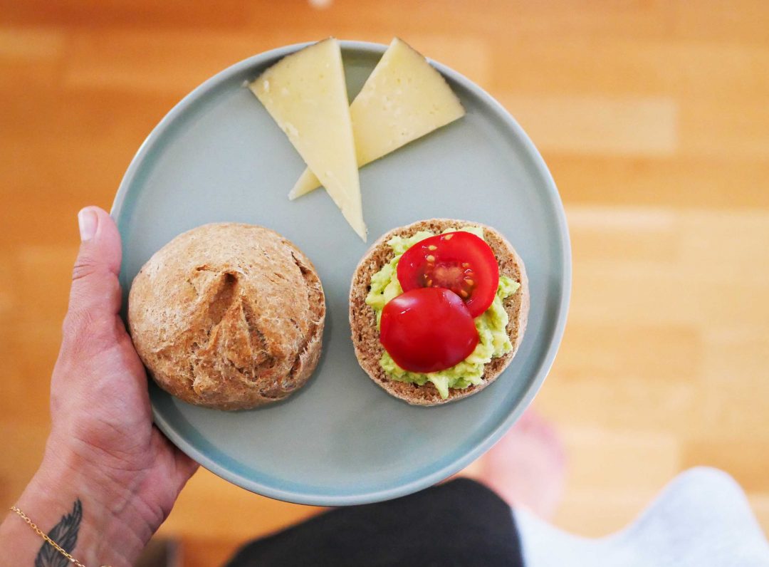 Für die ganze Familie: Knusprige Vollkornbrötchen einfach selbstgemacht ...